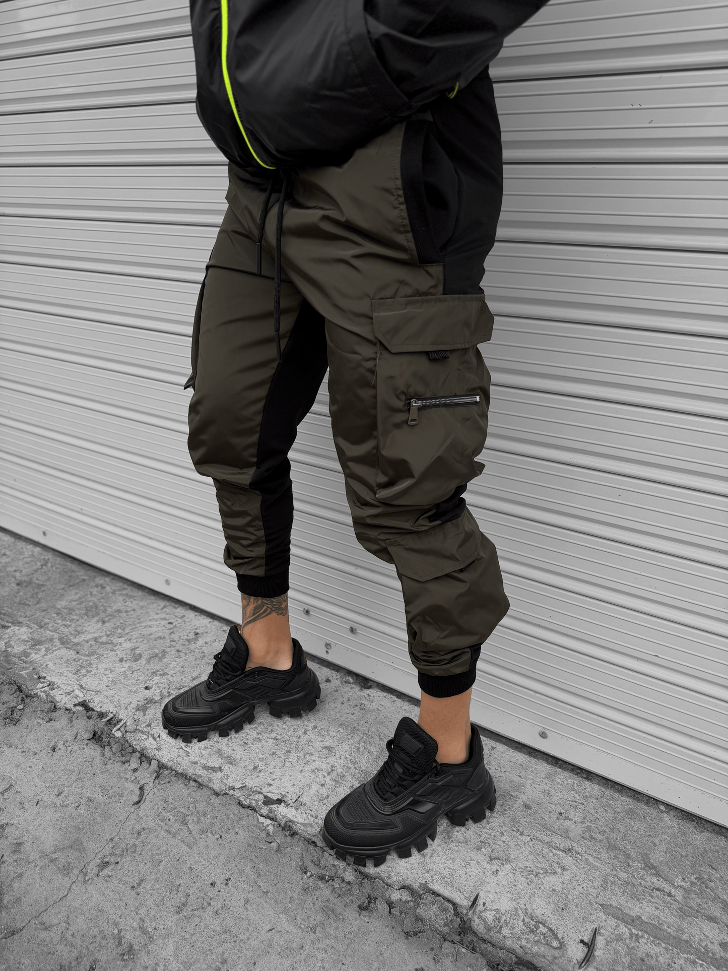 Военно Зелен Панталон "𝐀𝐑𝐌𝐘 𝐆𝐑𝐄𝐄𝐍 𝐆𝐇𝐎𝐒𝐓"