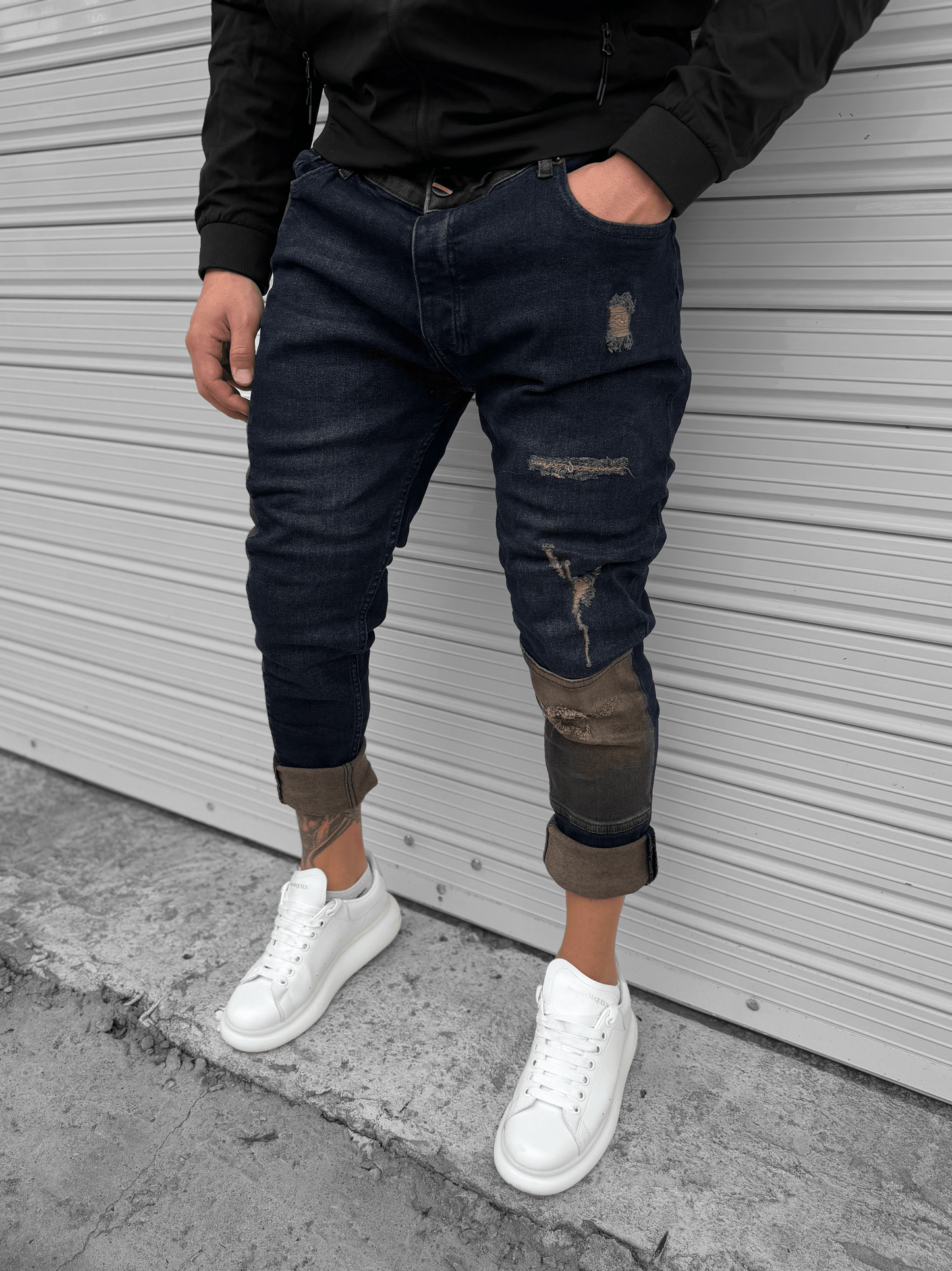 Тъмно Сини Дънки с Кафяви Детайли "𝐁𝐑𝐎𝐖𝐍 𝐏𝐑𝐈𝐃𝐄"